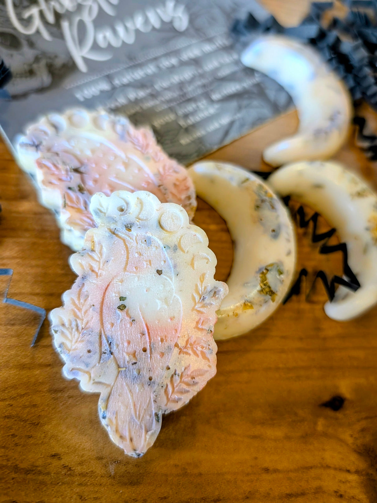 Ghostwood Ravens wax melts. Fragranced Pine, Eucalyptus, Sage