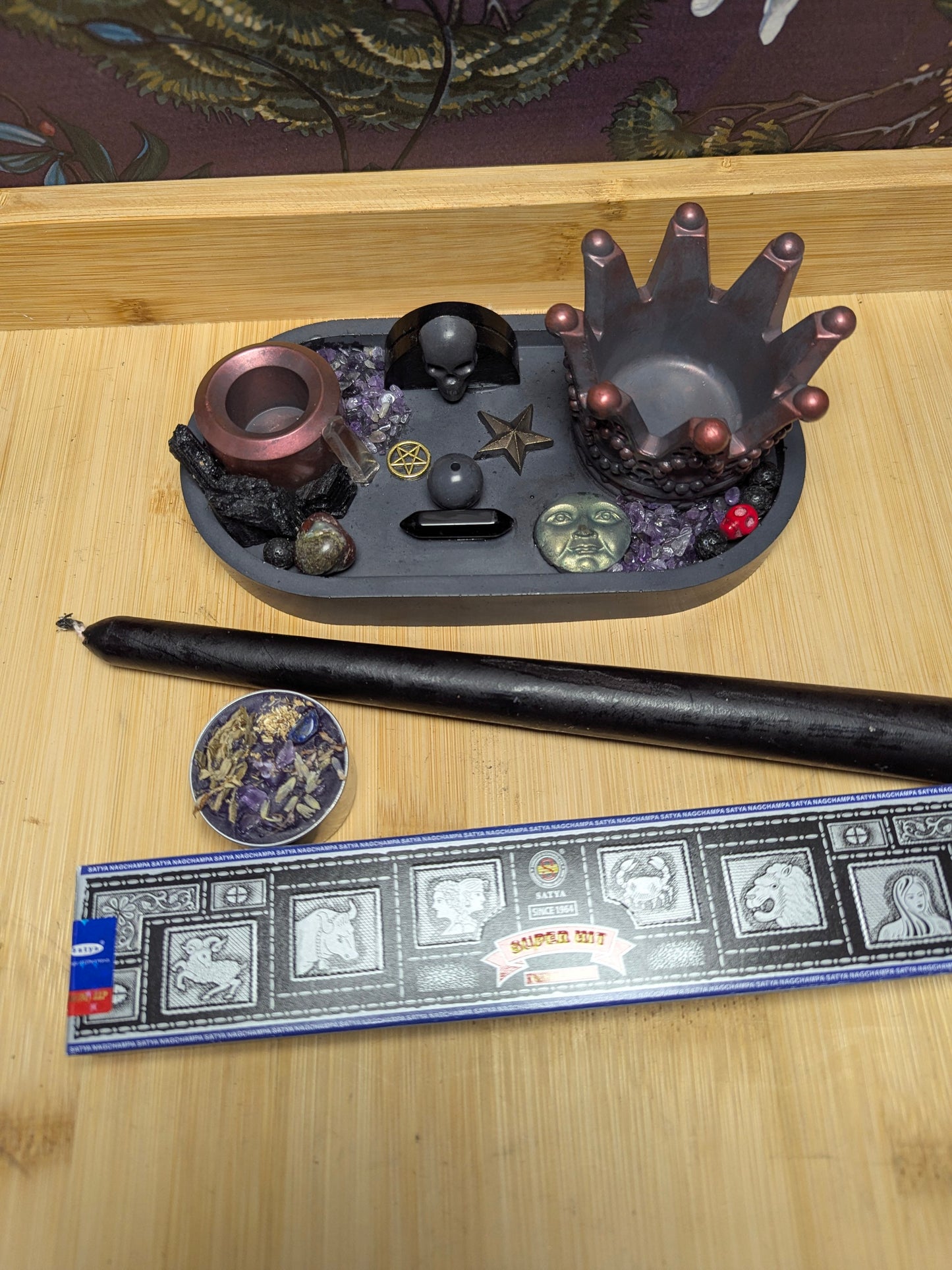 Dark Goddess Gothic Witchcraft Altar Crystal. Handmade Jesmonite Candle, Incense and Tarot Card Display with Vampire Candle, Sweet Dreams Candle & Incense