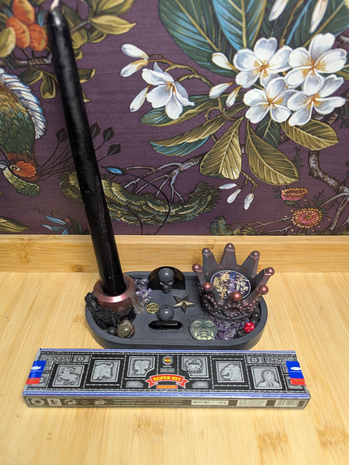 Dark Goddess Gothic Witchcraft Altar Crystal. Handmade Jesmonite Candle, Incense and Tarot Card Display with Vampire Candle, Sweet Dreams Candle & Incense