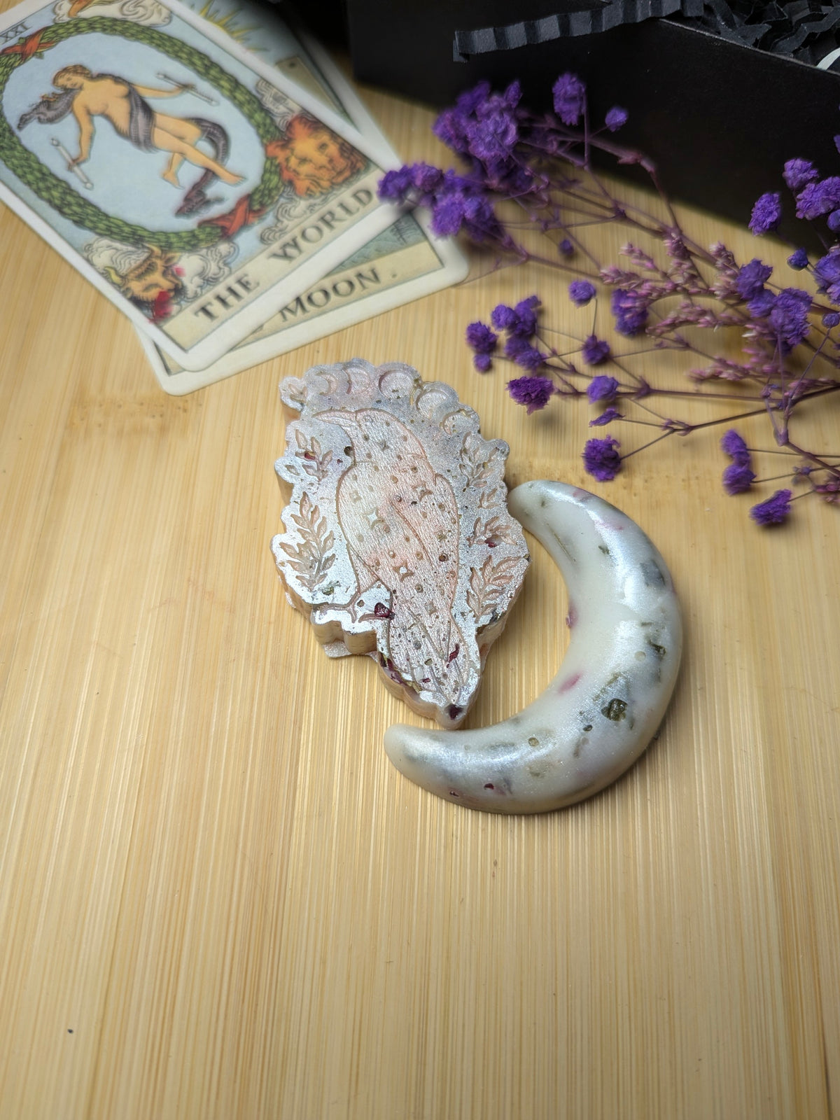 Ghostwood Ravens wax melts. Fragranced Pine, Eucalyptus, Sage